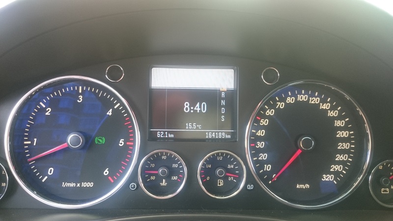 Приборная панель Volkswagen Touareg полосы