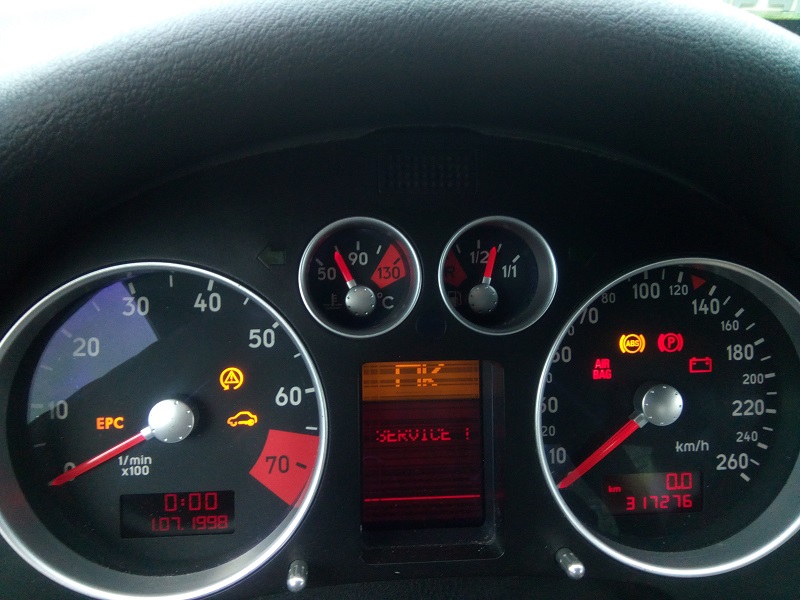 Щиток приборов Audi TT (8N) Magneti Marelli